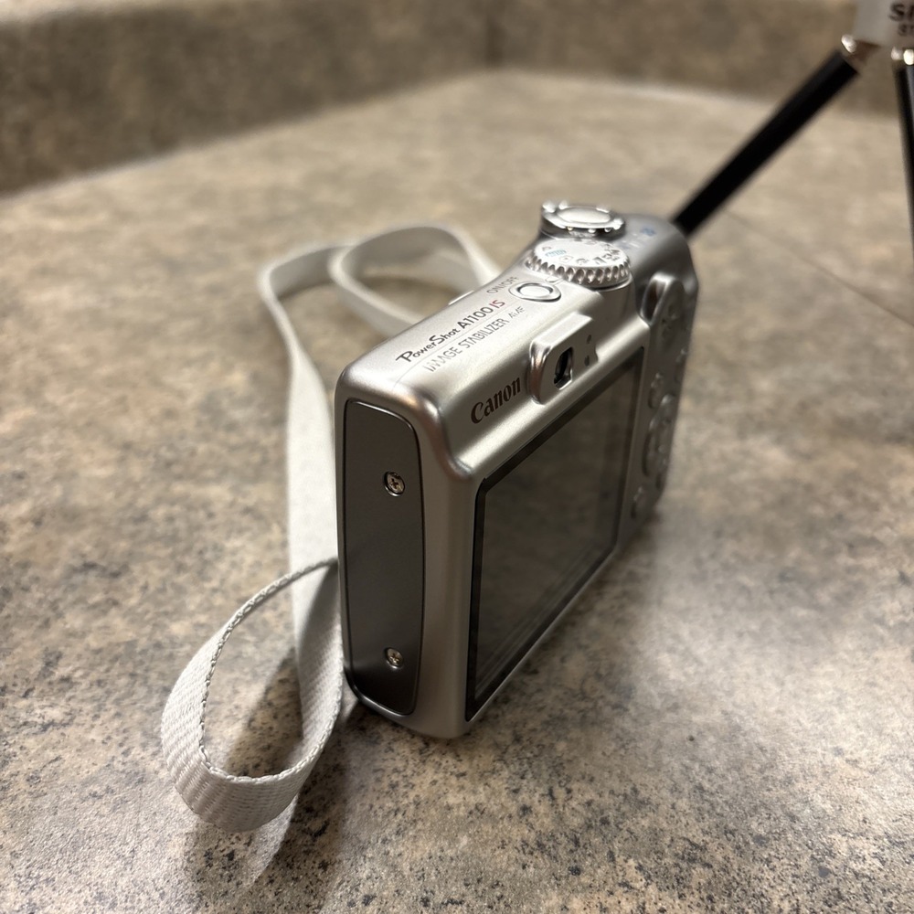 Canon PowerShot A1100 IS 12.1MP Digital Camera silver MINT COND+ Stand & Mem Car - Picture 6 of 13